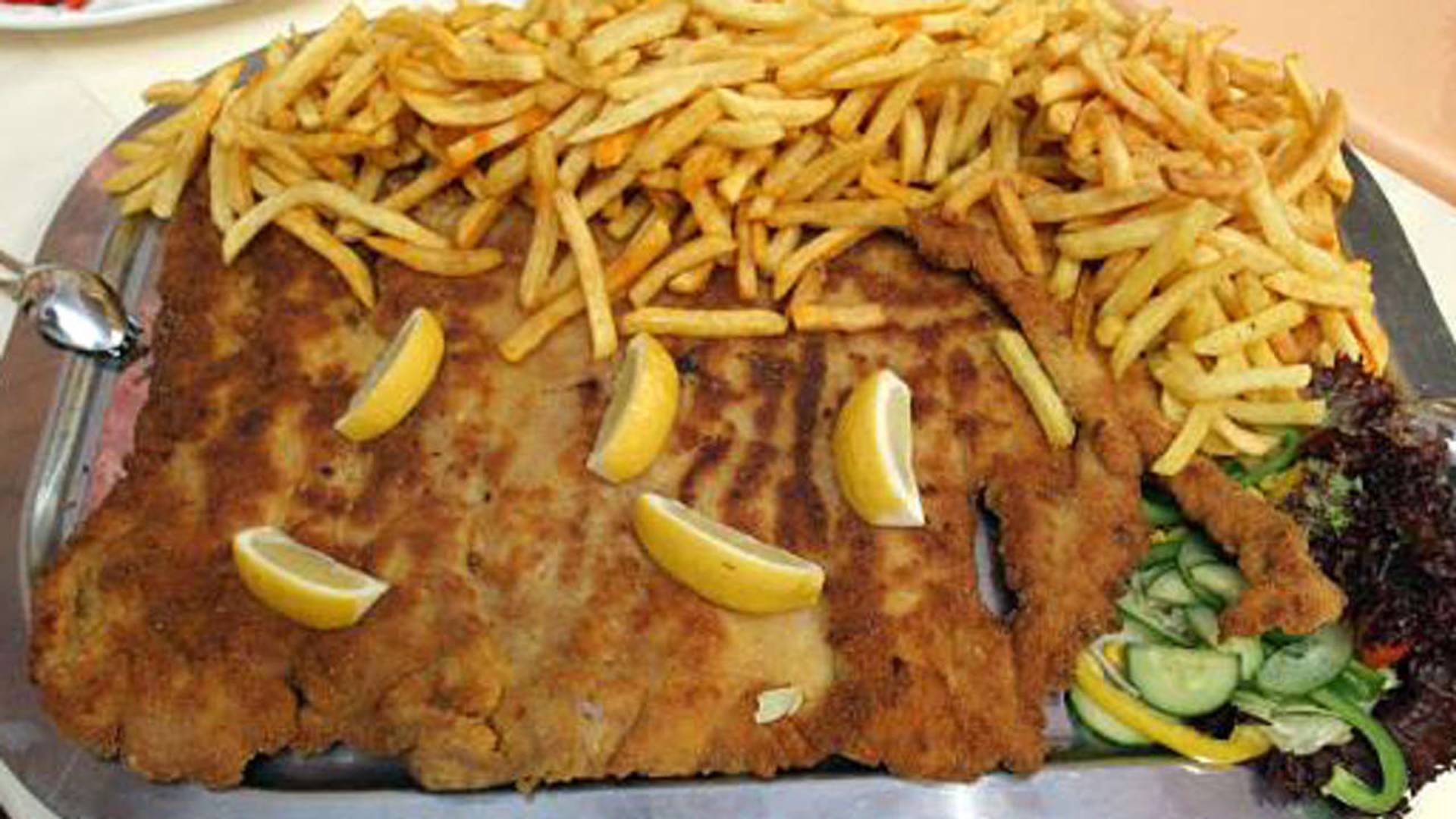 Ich habe probiert, ein 2KiloSchnitzel zu essen Noizz