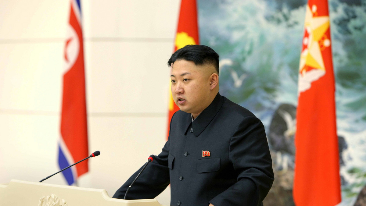 Przywódca Korei Północnej Kim Dzong Un przewodniczył posiedzeniu Komisji Wojskowej Partii Pracy Korei poświęconemu "ważnemu zwrotowi" w strategii obronnej kraju - poinformowała oficjalna agencja prasowa KCNA. Przypuszcza się, że chodzi o kolejną próbę nuklearną.