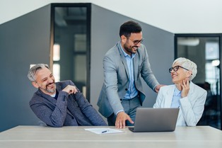 Kiedy pracownik w wieku przedemerytalnym nie jest chroniony przed zwolnieniem z pracy