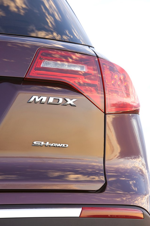 Acura MDX: facelifting siedmioosobowego modelu SUV na rok 2010