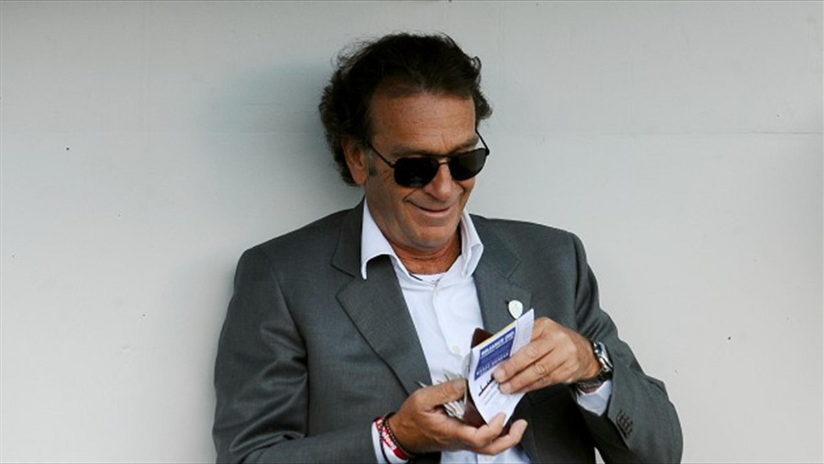 Właściciel angielskiego Leeds United Massimo Cellino ogłosił w piątek, że jest gotowy do sprzedaży swoich udziałów w klubie grupie kibiców. Stacja Sky Sports poinformowała nawet, że zawarto nawet już wstępne porozumienie w tej sprawie.