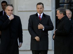 PiS oskarża Sikorskiego. "Godzi w pamięć o Powstaniu"