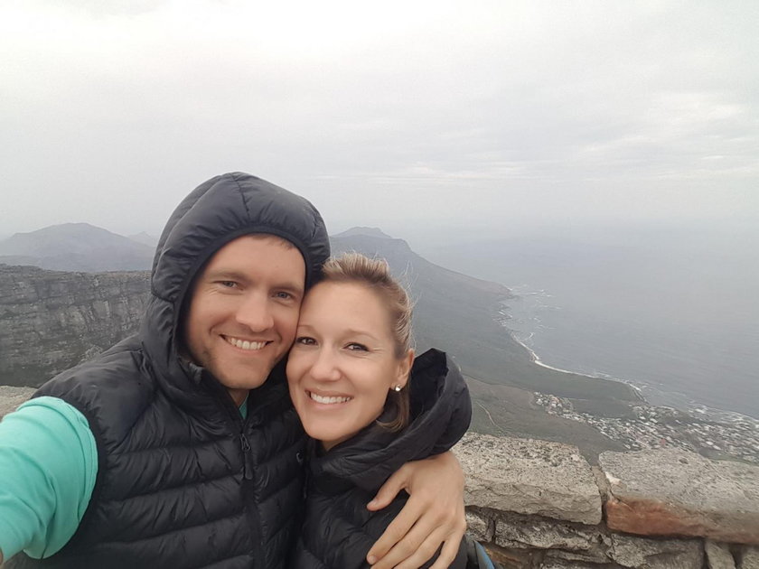 RPA: Mąż robił jej urodzinowe zdjęcie. Spadła z klifu. Zginęła
