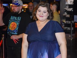 Dominika Gwit czule dotyka ciążowego brzucha na premierze filmowej. Promienieje! FOTO