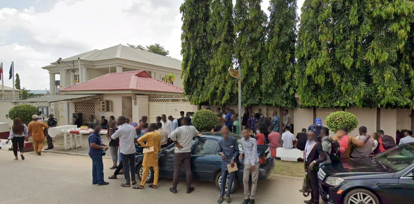 Tłumy przed polską ambasadą. Tak to wyglądało w 2021 r. Nigeryjczycy wprost piszą o niesprawiedliwości!