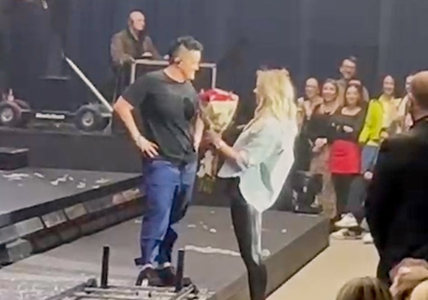 Marija Šerifović sa devojkom iz publike