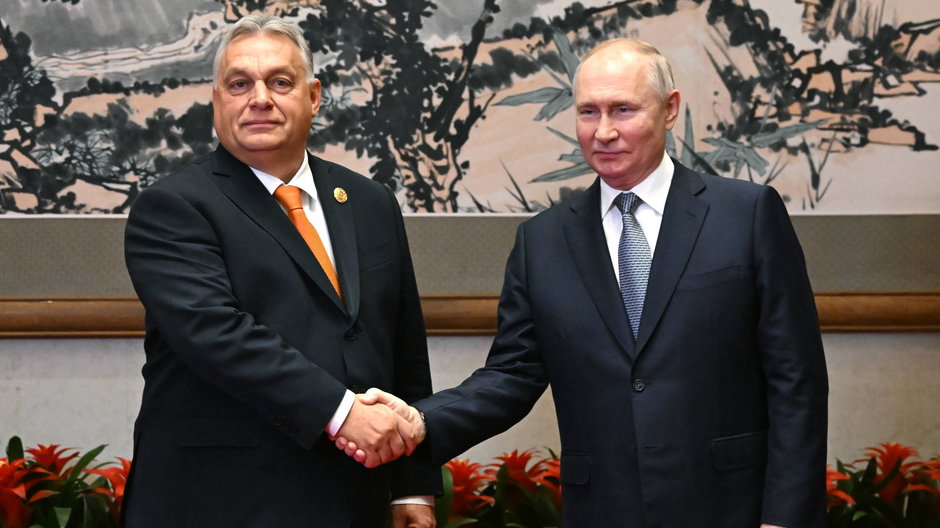 Viktor Orban i Władimir Putin podczas forum w Chinach, 17.10.2023