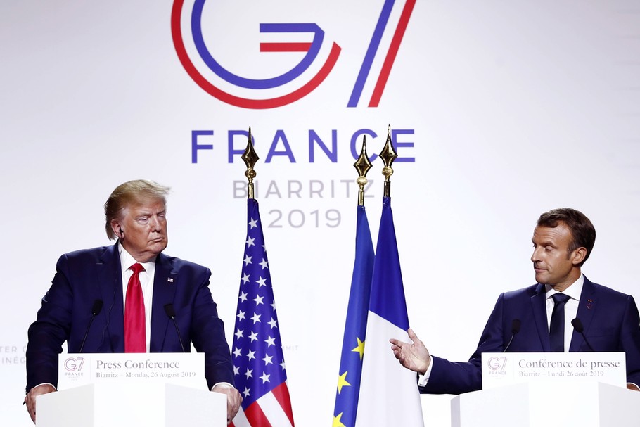 Prezydenci Donald Trump i Emmanuel Macron podczas szczytu G7. Biarritz, 26 sierpnia 2019 r.