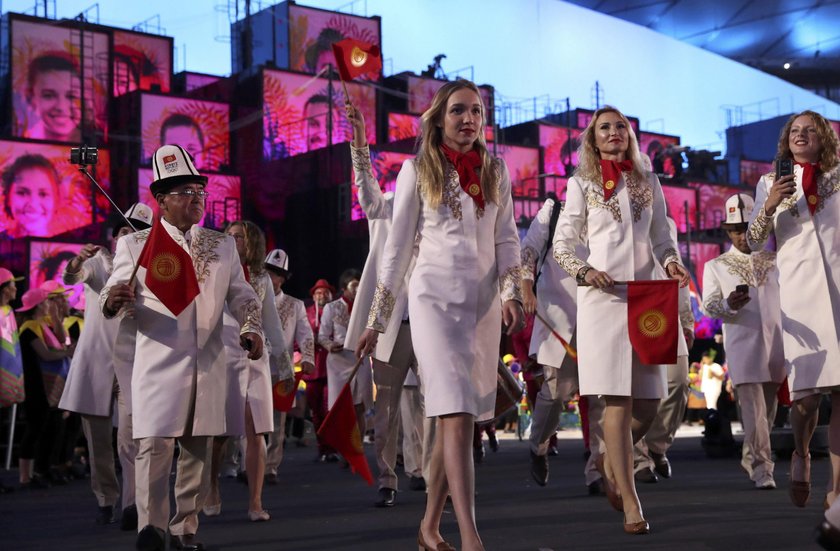 Rio 2016: Barwne stroje olimpijczyków na ceremonii otwarcia