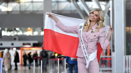 Miss Polonia Karolina Bielawska Poleciała zawalczyć o koronę najpiękniejszej kobiety świata!