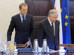 Pojedynek Tuska z Kaczyńskim o krzesło