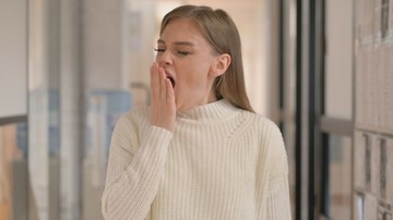 Akkorát ásított az édesanya, hogy kis híján belehalt