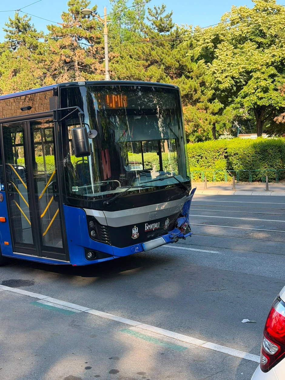 Saobraćajna nesreća kod Pravnog fakulteta