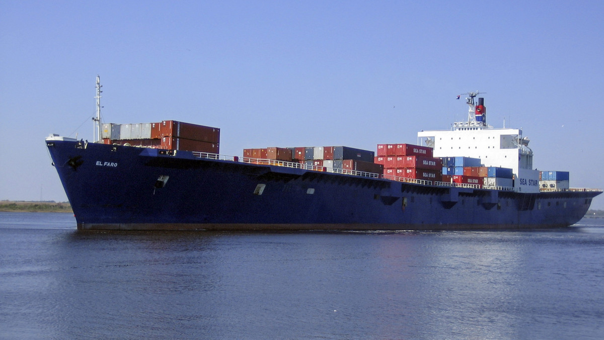 Znaleziono zwłoki jednego marynarza z poszukiwanego kontenerowca "El Faro" - potwierdza amerykańska Straż Przybrzeżna.
