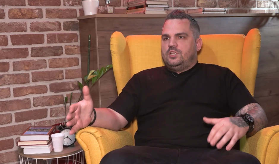 Bane Čolak otkrio čime se bavio da bi zaradio: "Brao sam maline i mešao malter na groblju"