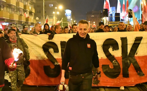 Książka byłego księdza wycofana ze sprzedaży. Empik nie da zarobić Jackowi Międlarowi