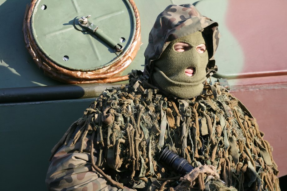 Jeden z przykładów ghillie suit