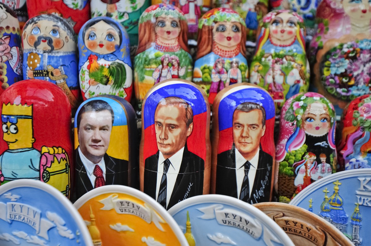 Martioszki z wizerunkami Władimira Putina, Dymitrija Miedwiediewa i Wiktora Janukowycza, Kijów, Ukraina.
