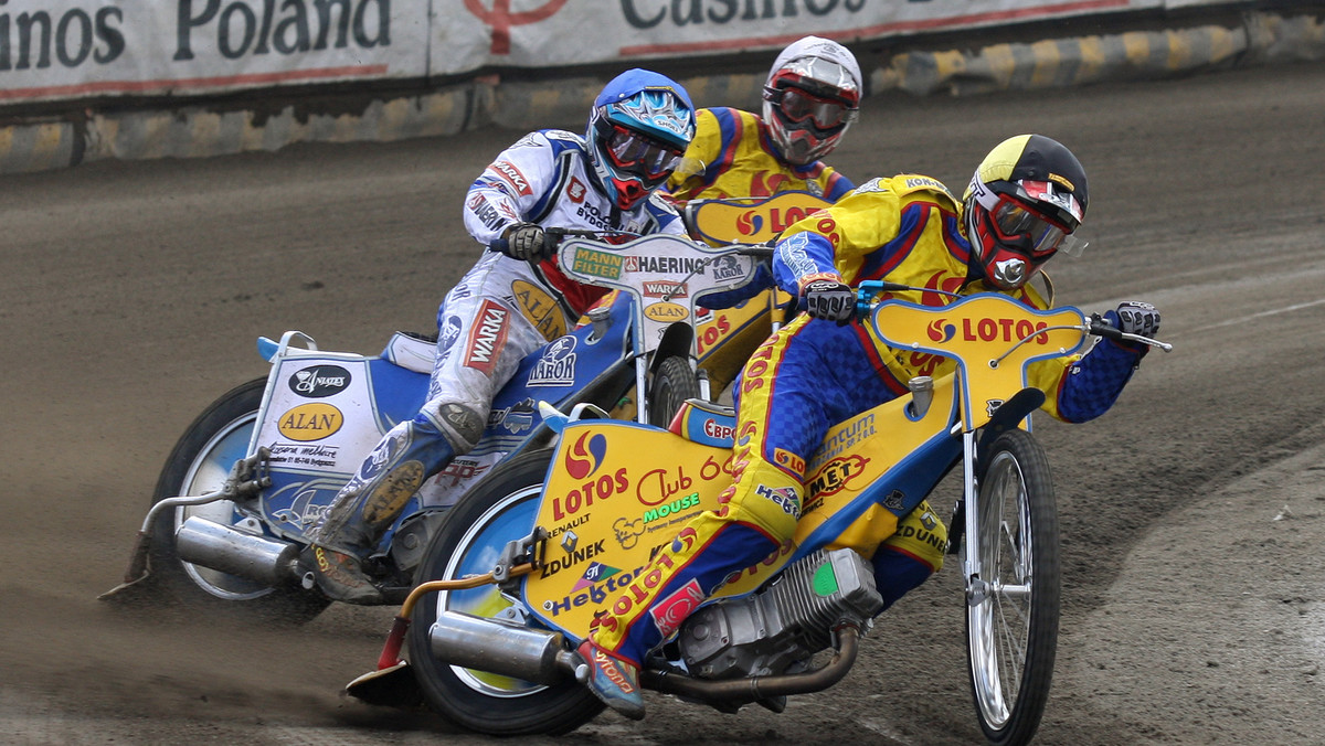 Żużlowcy Renault Zdunek Wybrzeże Gdańsk pokonali na wyjeździe Lokomotiv Daugavpils 56:34 w meczu 5. kolejki rundy finałowej 1. ligi żużlowej. Dzięki wygranej gdańszczanie objęli prowadzenie w tabeli.