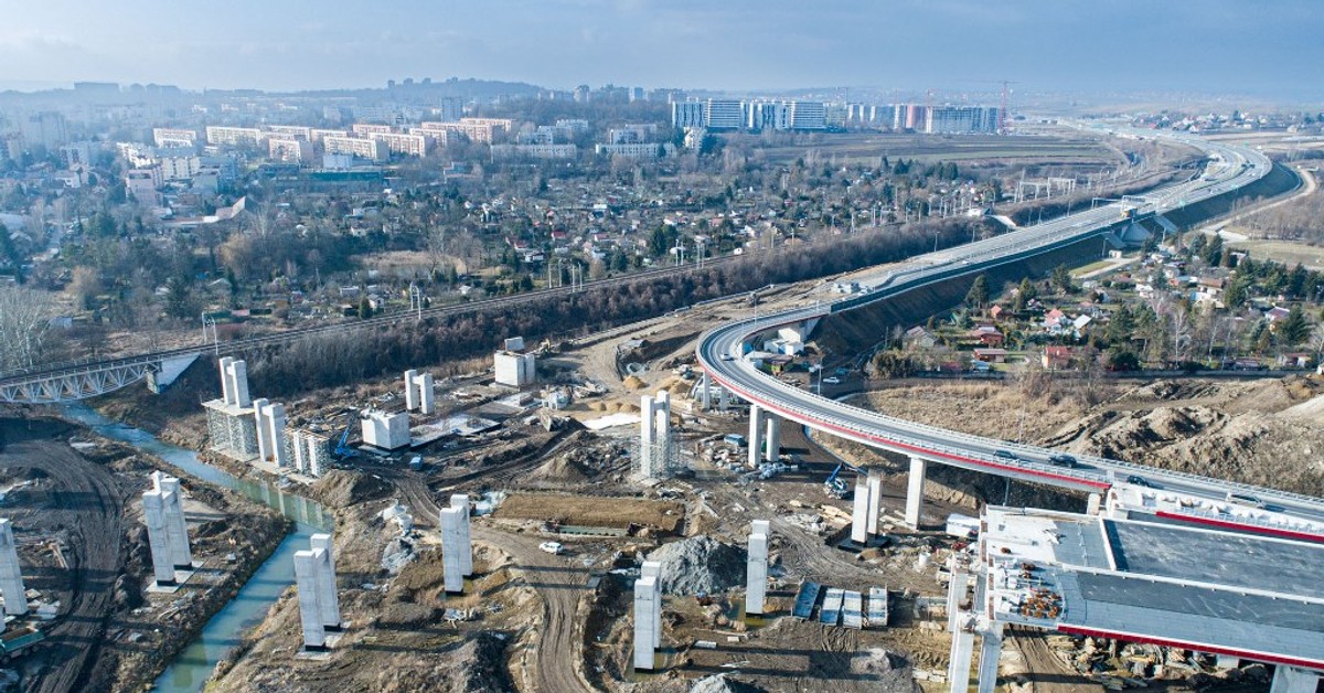 Budowa estakady gigant na S7 już na półmetku. Ponad półtora kilometra na wysokości dwudziestu metrów! [ZDJĘCIA]