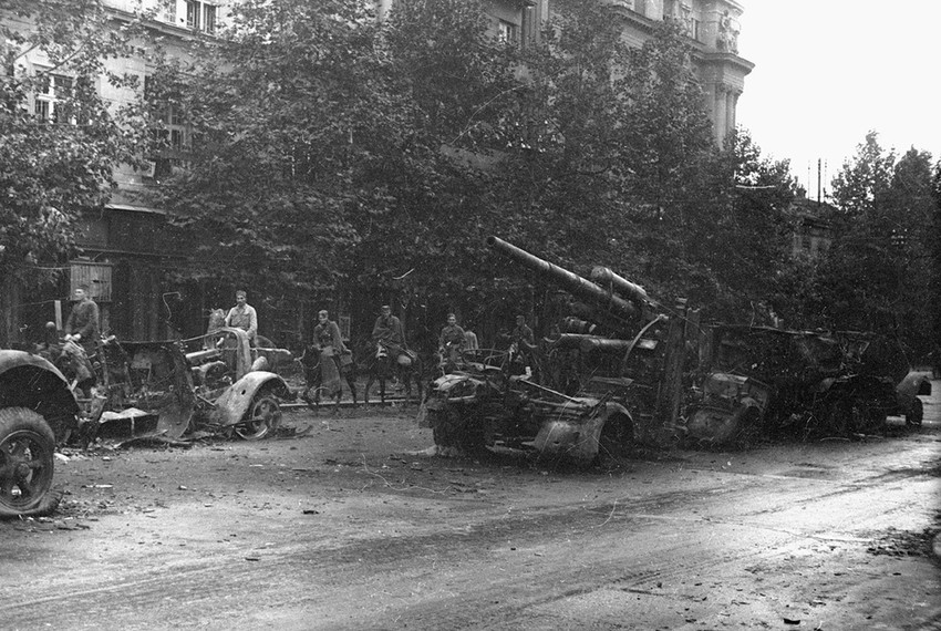 Teško naoružanje usred grada