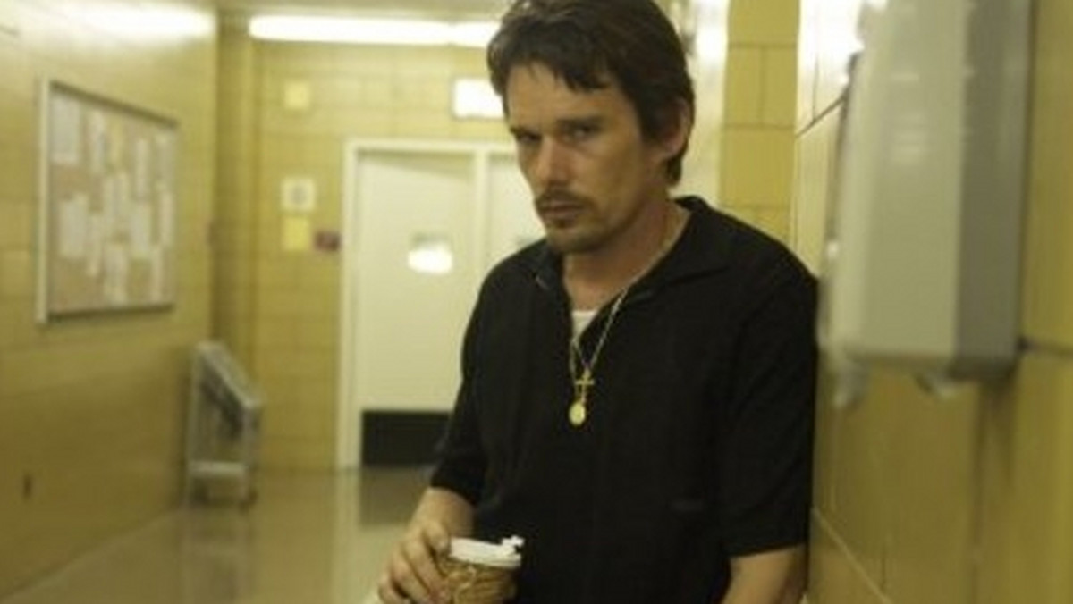 Ethan Hawke dołączył do obsady remake'u filmu "Pamięć absolutna".