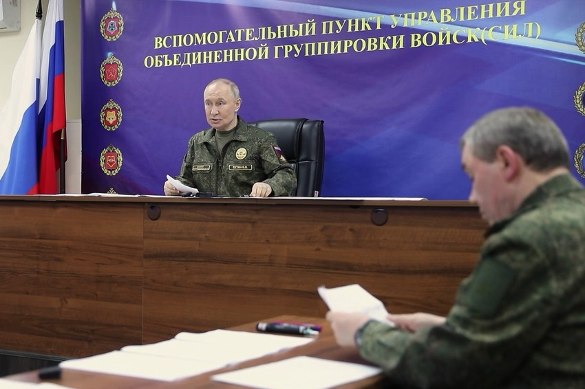 Vladimir Putin i Valerij Gerasimov na sastanku 26. oktobra u jednom od komandnih centara Zajedničke grupe snaga