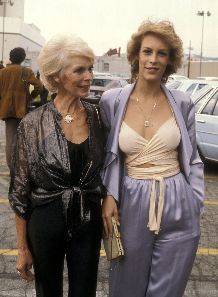 Jamie Lee Curtis z mamą, aktorką Janet Leigh (1979 r.)