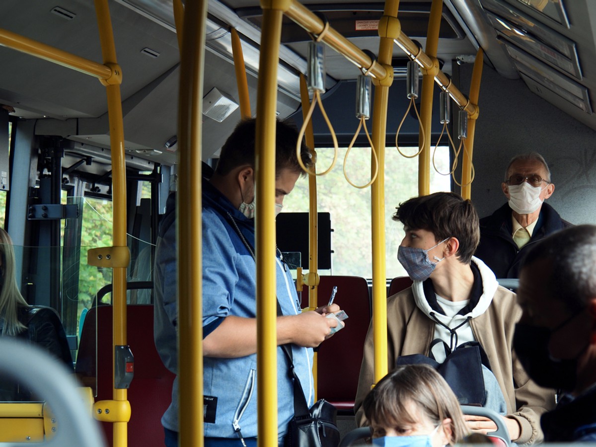 Od soboty autobusy i tramwaje będą pełniejsze