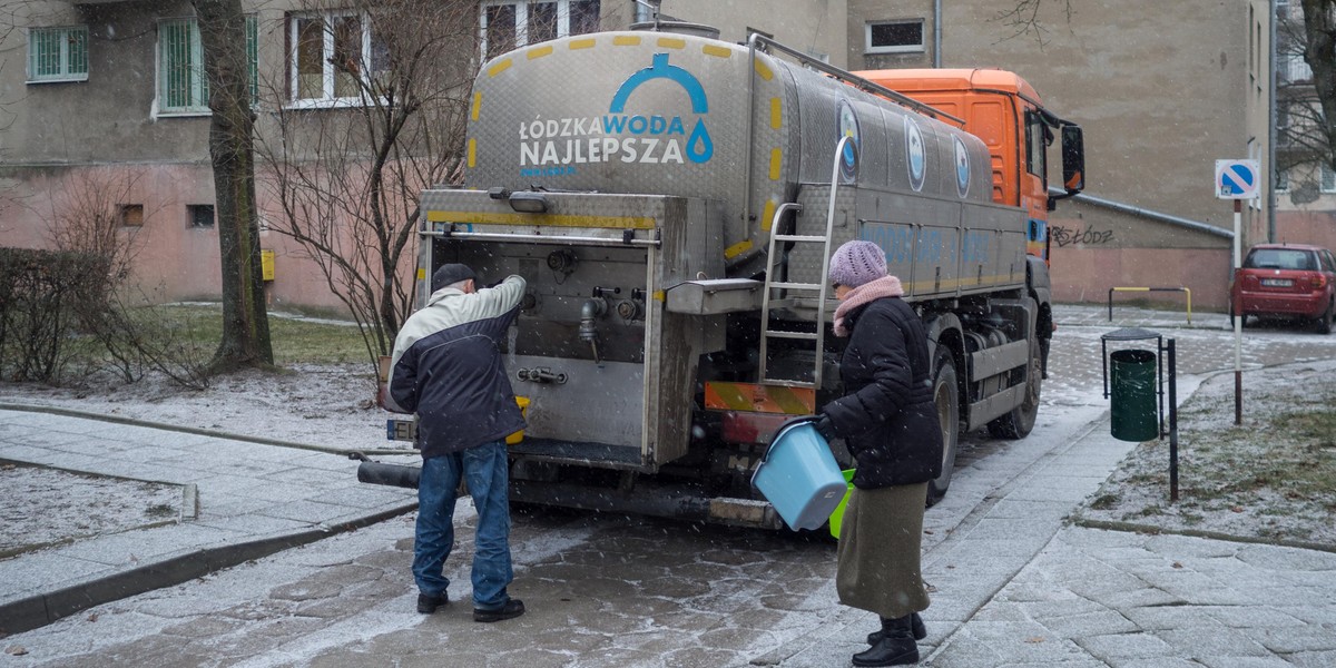 Awaria wodociągu w Łodzi. Bloki na Karolewie bez wody. ZWiK będzie pracował non stop