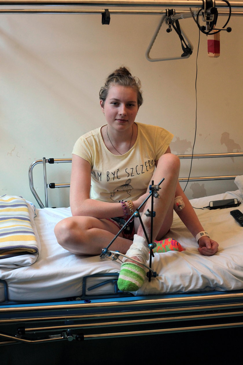 Faustyna Kotłowska ma 15 lat, jest jedną z pacjentek prof. Tomasza Mazurka
