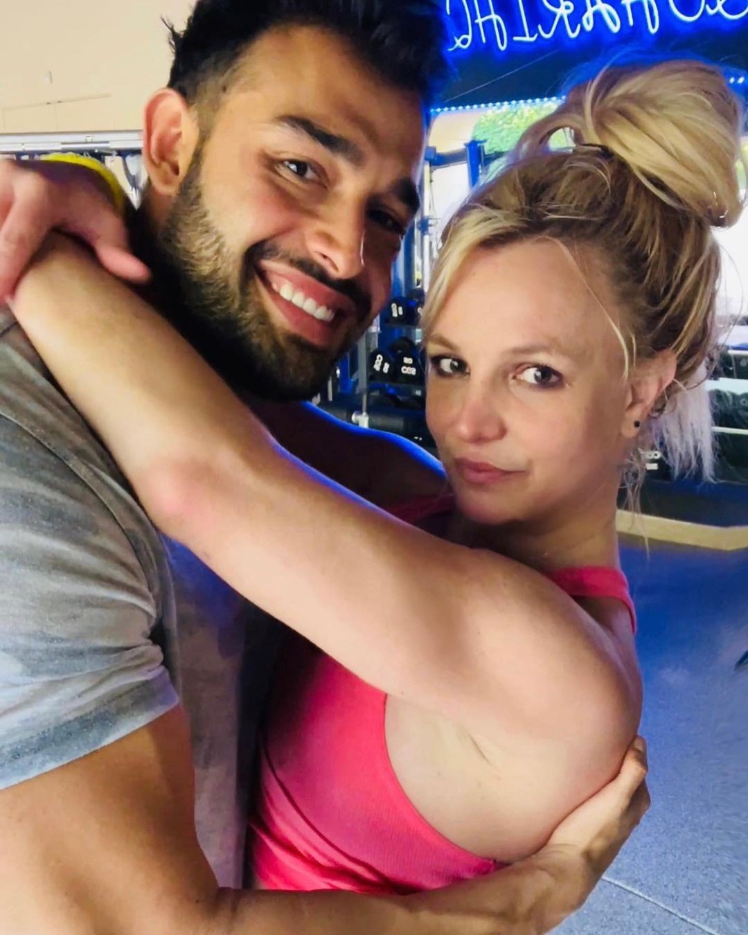 Sam Asghari s manželkou Britney Spears.