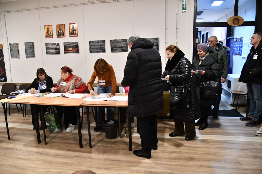 Sva biračka mesta su otvorena na vreme