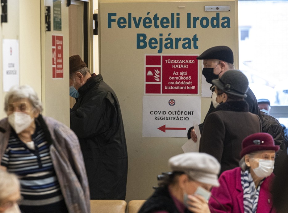 Tegnap sokan szembesültek azzal, hogy nincs orvos az osztályokon / Fotó: MTI/Szigetváry Zsolt