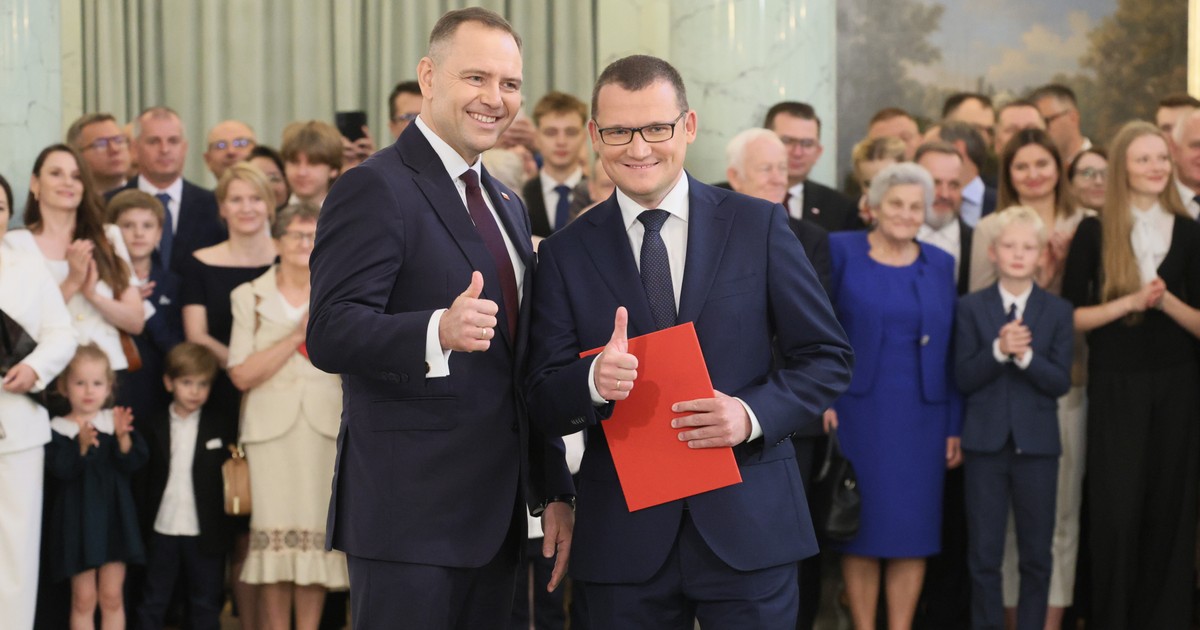 Cichy komandos prezesa. Szefernaker ma dbać o to, by PiS i Nawrocki byli jak jedna pięść