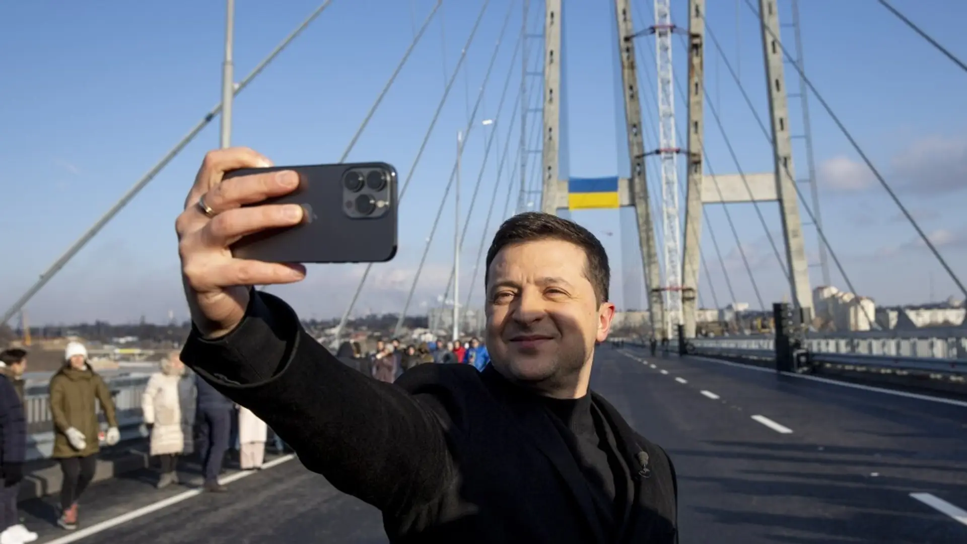 Wołodymyr Zełenski obserwuje na Twitterze tylko jedną osobę i to całkiem wzruszające