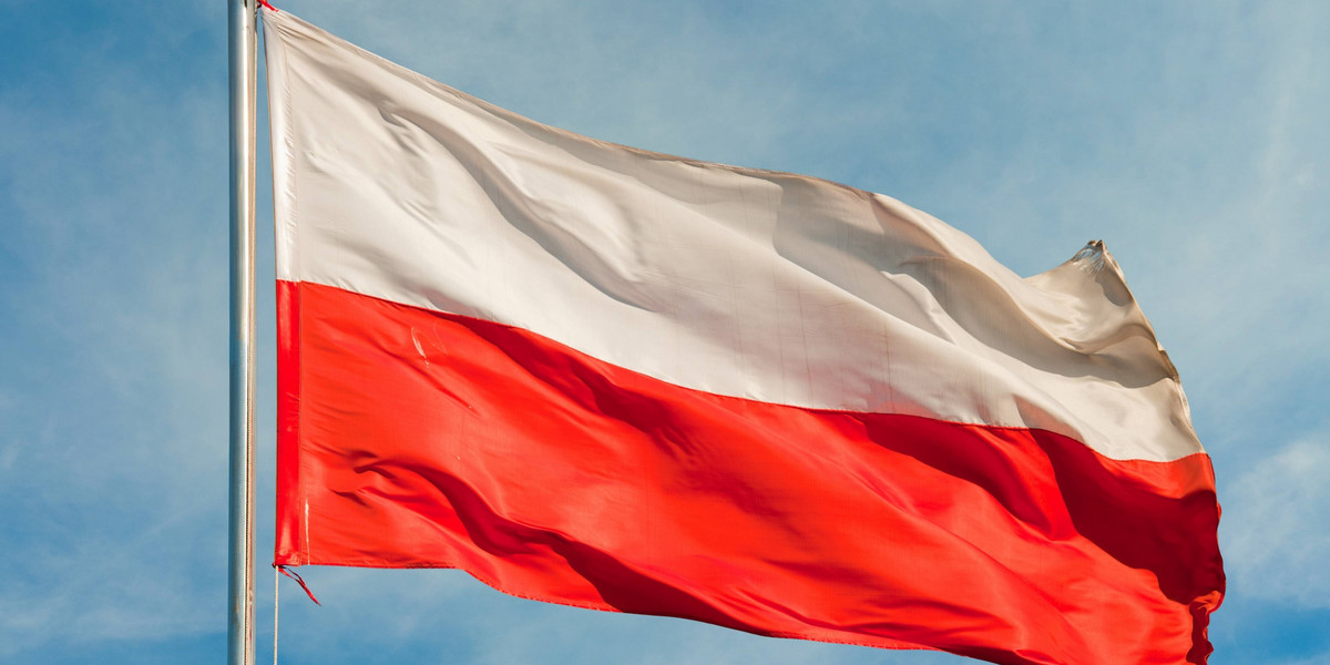 Zerwał flagę Polski
