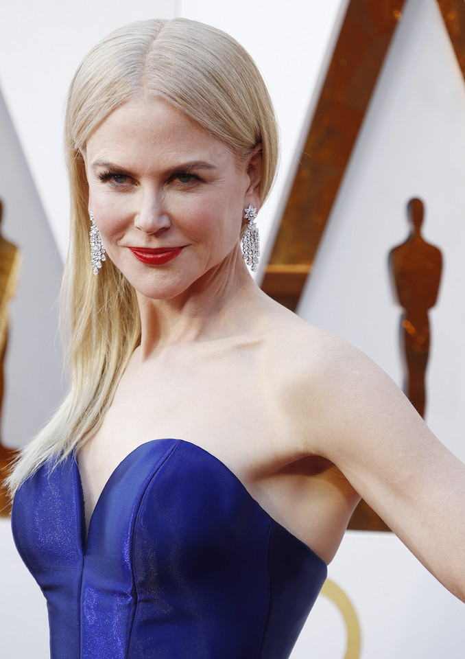 Nicole Kidman pręży dekolt na czerwonym dywanie | Oscary 2018