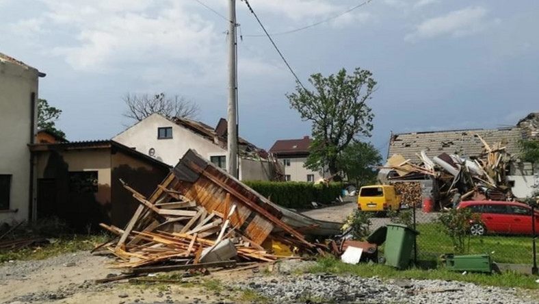 Śląsk: trąba powietrzna uszkodziła ponad 20 domów