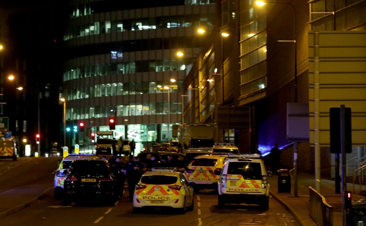 Policja po zamachu w Manchesterze
