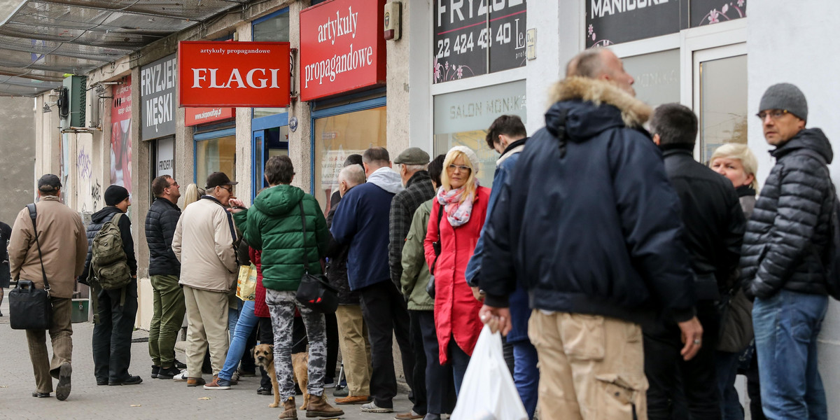 Gigantyczna kolejka w Warszawie