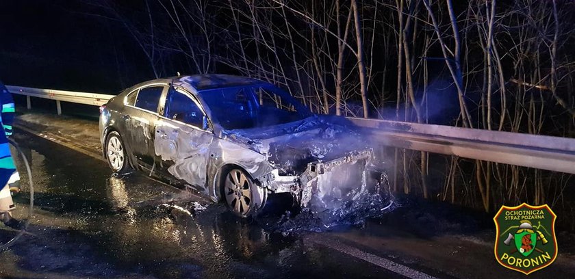 Pożar samochodu w Poroninie. Kobieta ciężko poparzona