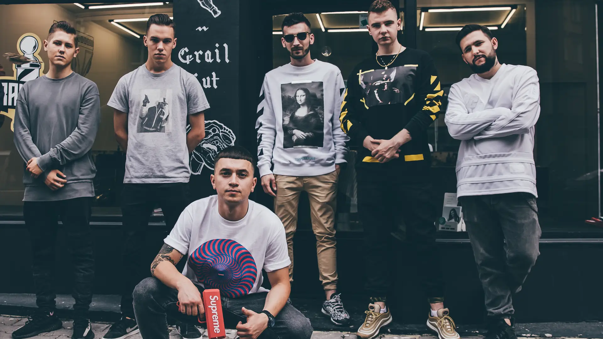 Mekka dla fanów Supreme, streetwearu i ładnych fryzur. Wpadliśmy do nowego lokalu Grail Point