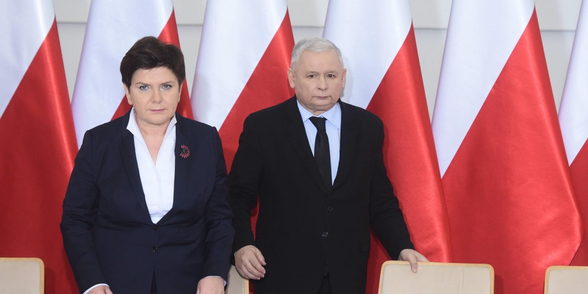 Kaczyński do Szydło: pokaż, proszę, pazurki