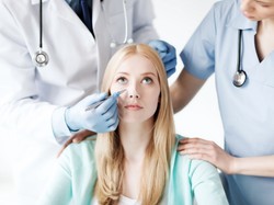 Mania polepszania wyglądu - specjalista o tym, kiedy to lekarz powinien powiedzieć kobiecie STOP