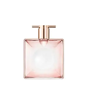 Idôle de Lancôme, environ 80 francs chez Marionnaud, et ses «arômes musqués de fleurs et de bois».