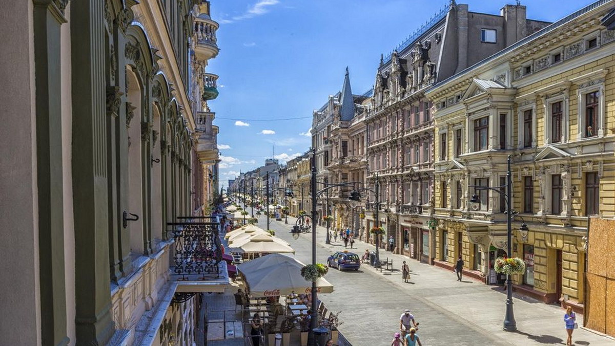 Zgodnie z wprowadzonym przez miasto kodeksem reklamowym, 1 stycznia 2018 roku mija okres przejściowy dla ogłoszeń umieszczanych na wszechobecnych dziś banerach. Ci, którzy takie reklamy wywiesili mają trzy tygodnie na ich usunięcie - później grożą im kary.