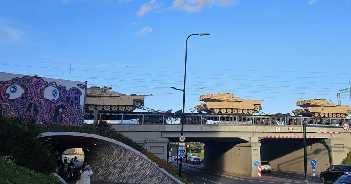 Amerykańskie Abramsy jadą w kierunku Rosji! Eszelony z czołgami - 100 km od granicy.