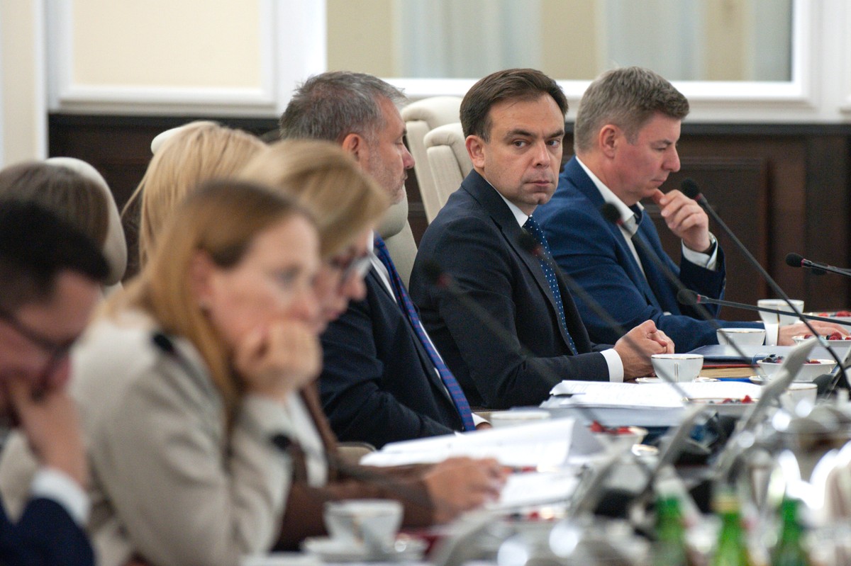 Próba sił w rządzie. Ministra funduszy wchodzi w buty gospodarczej twarzy gabinetu Donalda Tuska [ANALIZA]