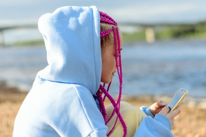 Samotność i inflacja zniechęcają pokolenie Z do randek